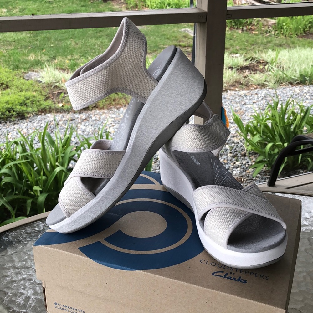 Clarks Cloudsteppers Sandals